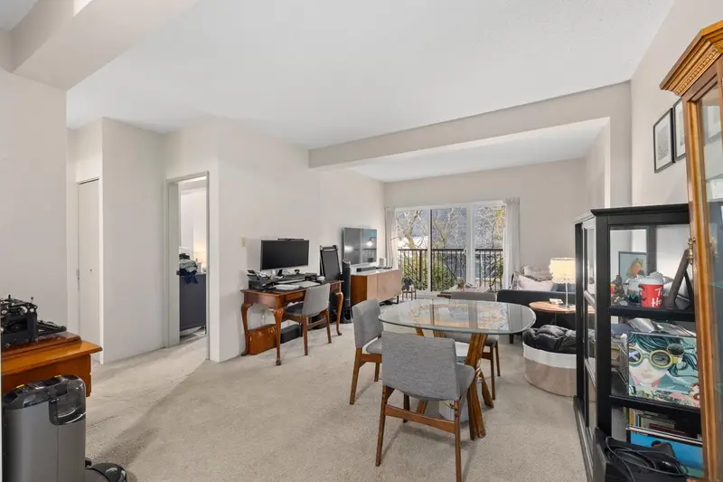 318 1655 NELSON STREET - photo 4 of 21