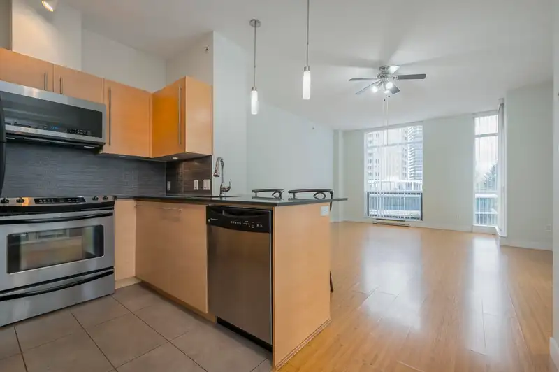 404 13399 104 AVENUE - photo 4 of 25