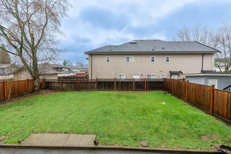 13933 90A AVENUE - photo 4 of 25