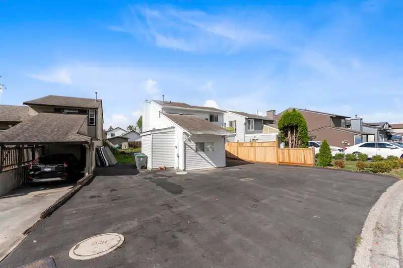 7675 125 STREET - photo 3 of 26
