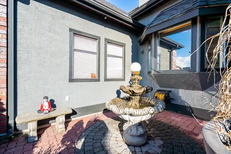 18459 56A AVENUE - photo 4 of 36