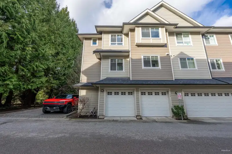 24 14285 64 AVENUE - photo 2 of 40