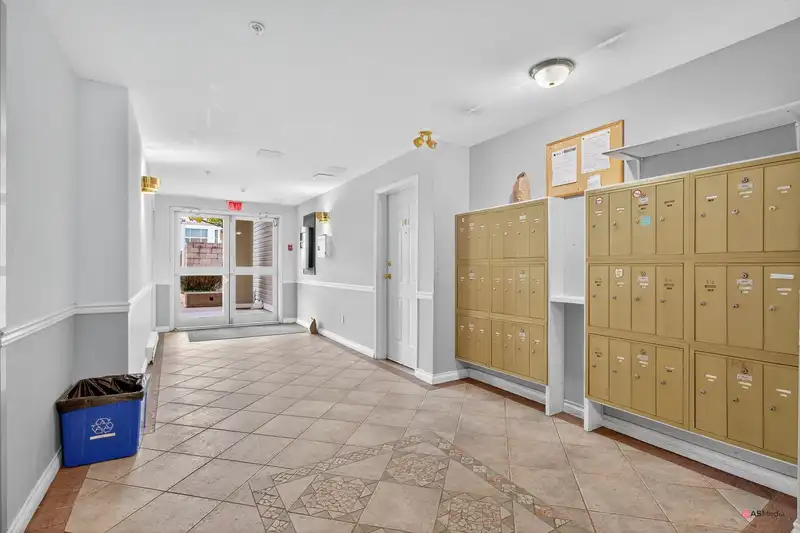 312 12769 72 AVENUE - photo 2 of 21