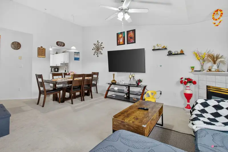 312 12769 72 AVENUE - photo 4 of 21