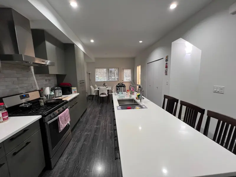 10 22810 113 AVENUE - photo 2 of 8