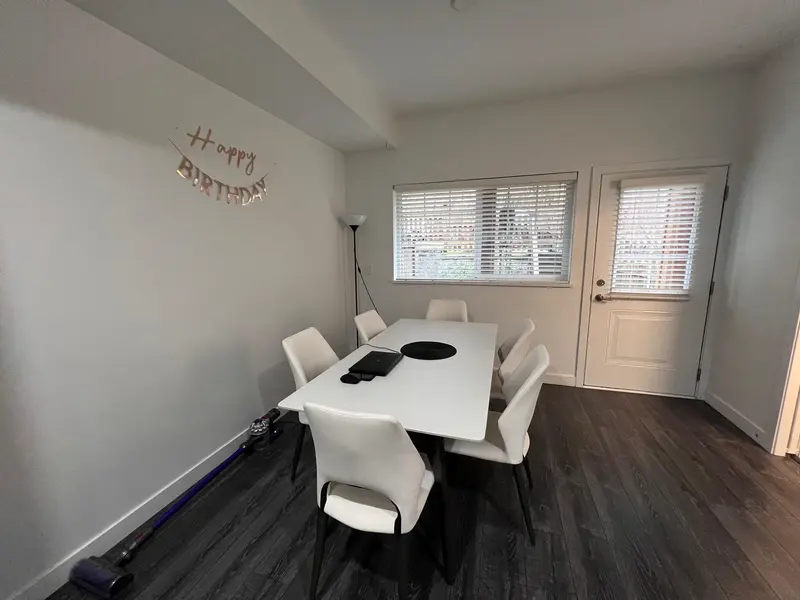 10 22810 113 AVENUE - photo 3 of 8