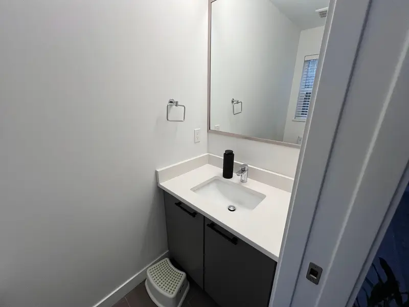 10 22810 113 AVENUE - photo 4 of 8