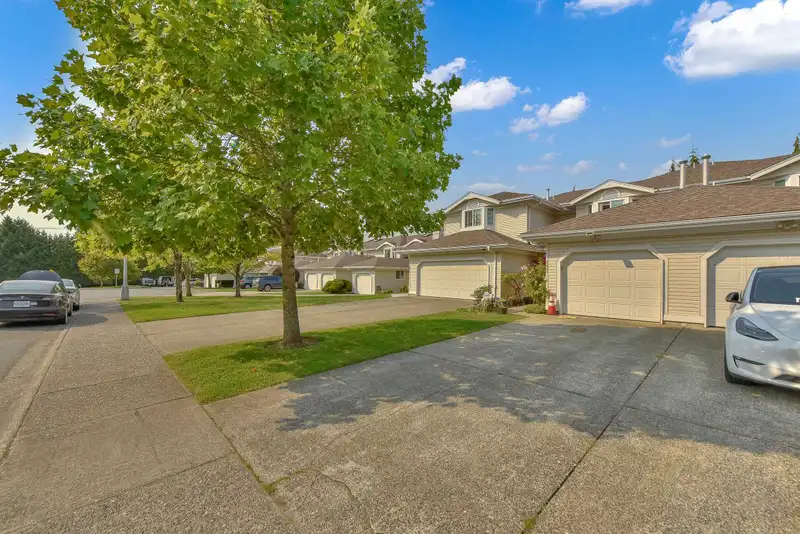 6451 121A STREET - photo 2 of 36