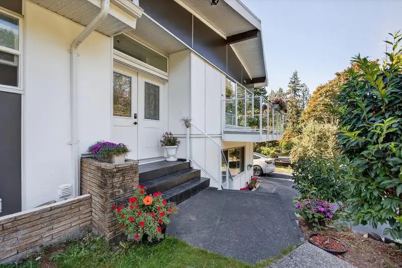 11906 100 AVENUE - photo 3 of 40