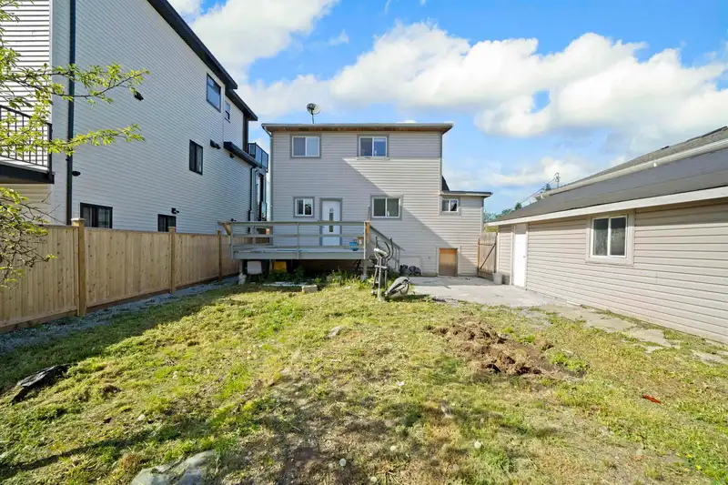 12768 114A AVENUE - photo 3 of 27