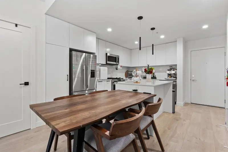 109 8380 200A STREET - photo 3 of 25