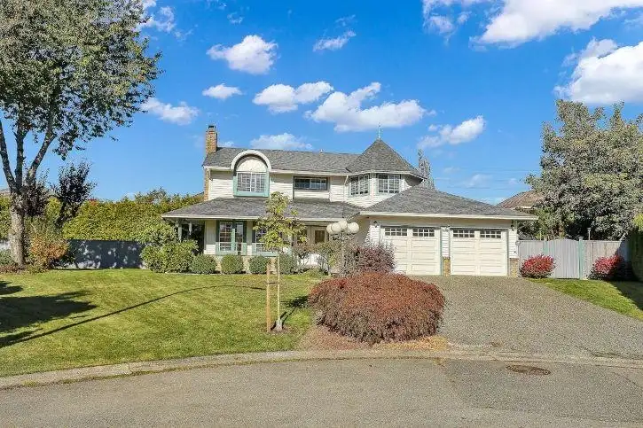 8182 140B STREET - photo 4 of 25