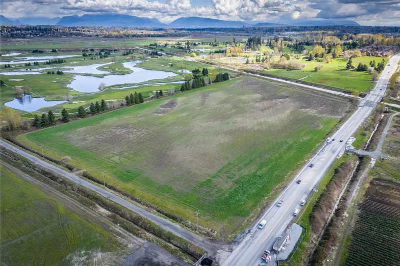 6436 160 STREET - photo 2 of 5