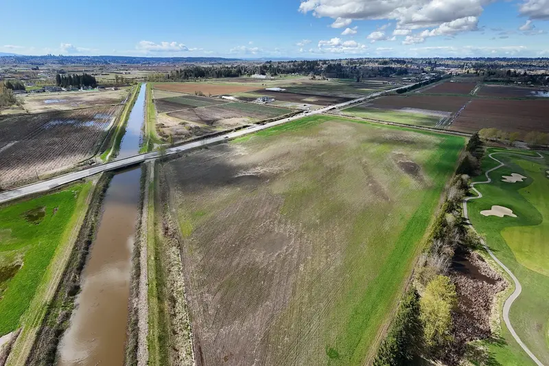 6436 160 STREET - photo 4 of 5