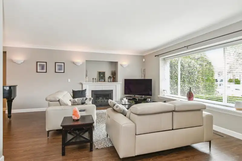 9165 159 STREET - photo 3 of 35