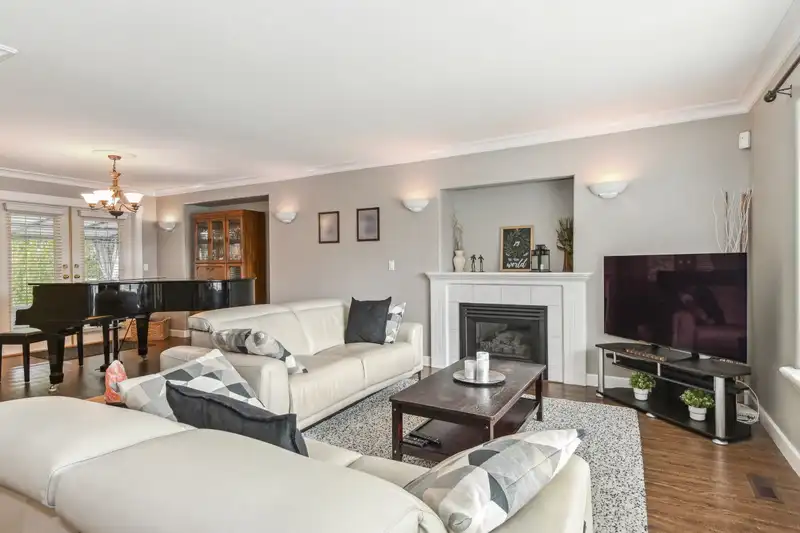9165 159 STREET - photo 4 of 35