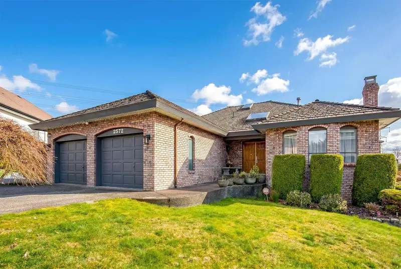 2572 FUCHSIA PLACE - photo 2 of 25