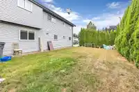 8266 132A STREET - thumbnail 18