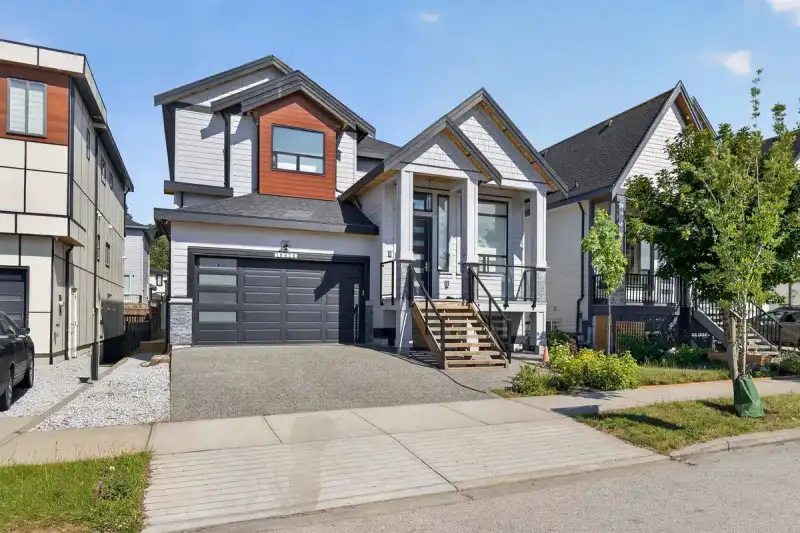 10628 124 STREET - photo 1 of 40