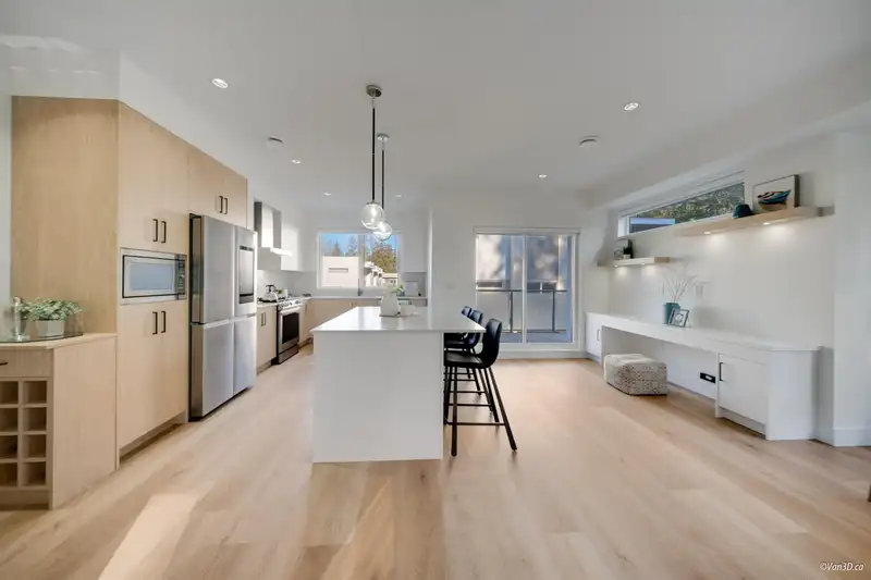 44 12585 104A AVENUE - photo 3 of 17
