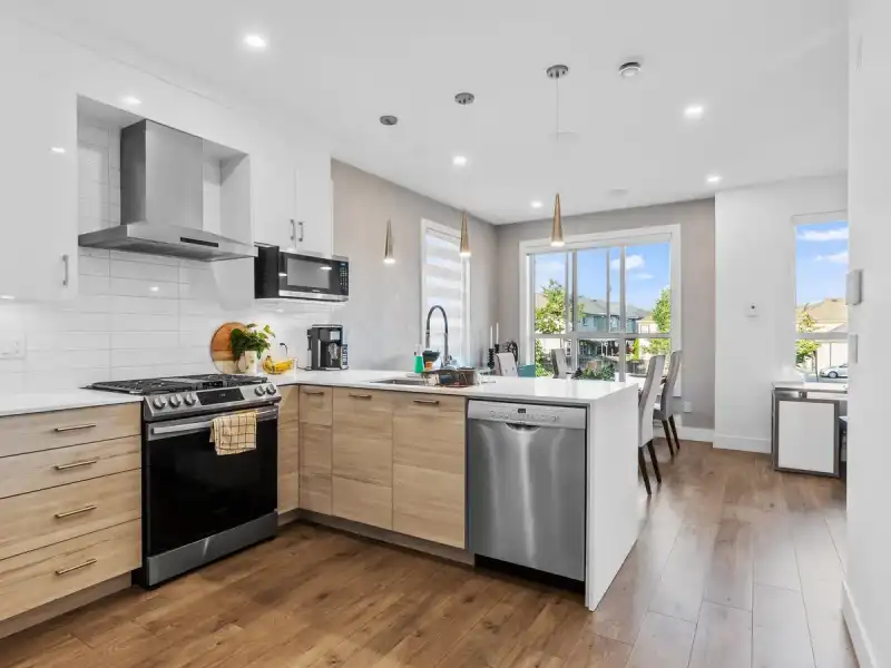 10 7177 194A STREET - photo 1 of 28