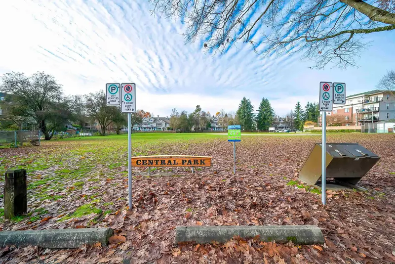 201 2345 CENTRAL AVENUE - photo 3 of 25