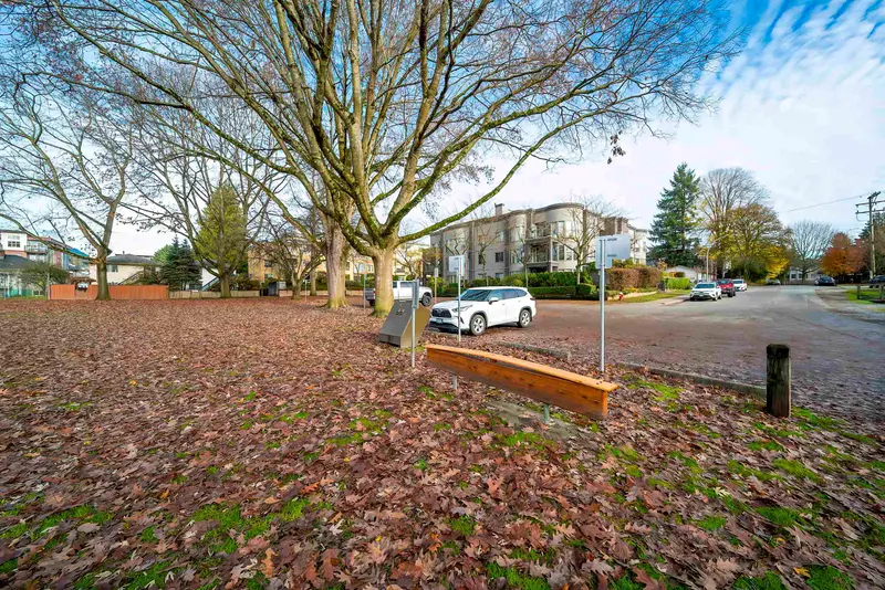 201 2345 CENTRAL AVENUE - photo 4 of 25