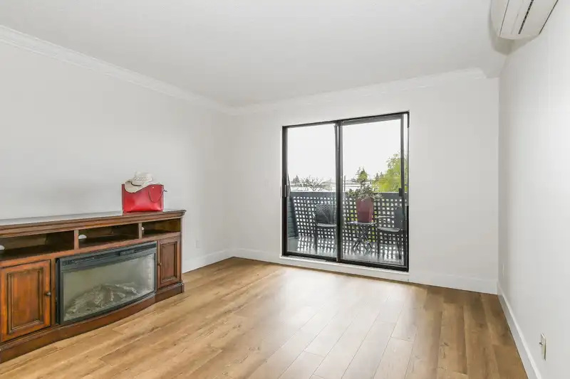 203 17661 58A AVENUE - photo 2 of 26
