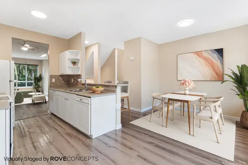 27 15068 58 AVENUE - photo 2 of 33
