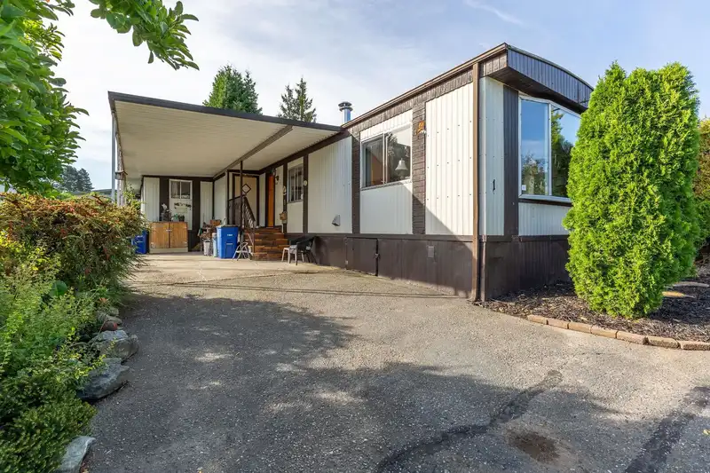 1 8254 134 STREET - photo 3 of 37