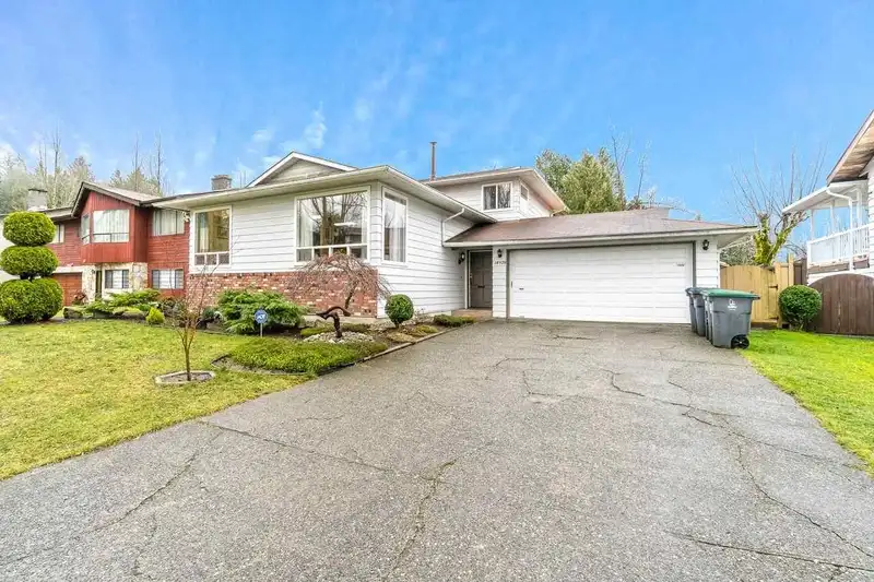 14928 93A AVENUE - photo 1 of 18