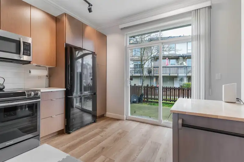 118 19505 68A AVENUE - photo 2 of 25