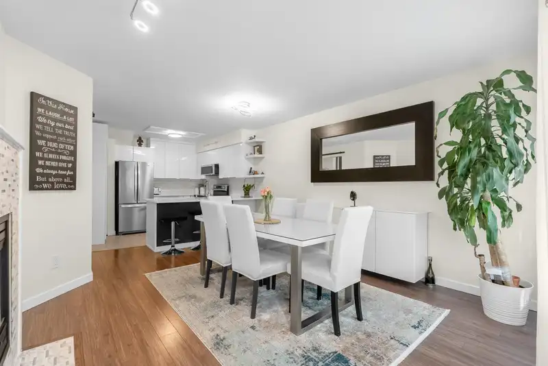 13 16318 82 AVENUE - photo 4 of 40