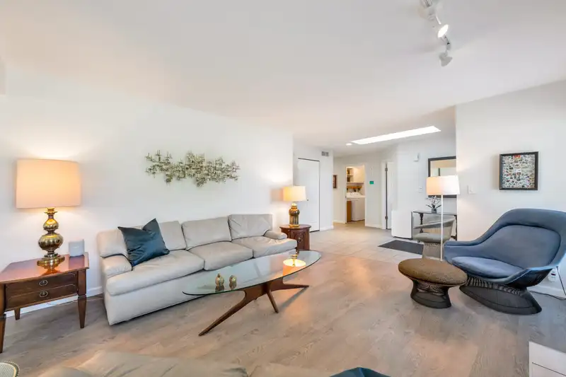 13256 60 AVENUE - photo 4 of 39