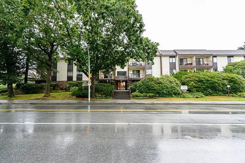 309 13775 74 AVENUE - photo 1 of 33