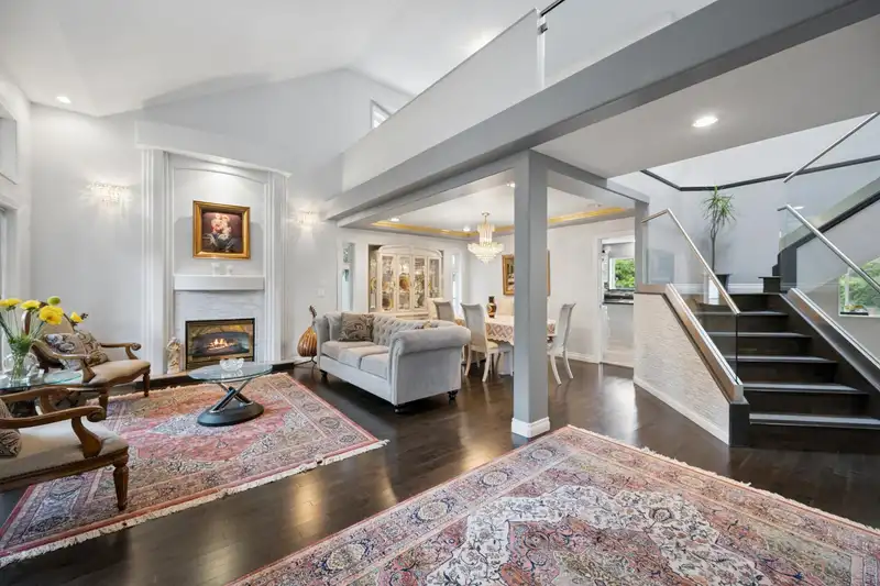 18063 99A AVENUE - photo 4 of 25