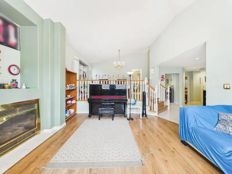 10576 154A STREET - photo 3 of 25