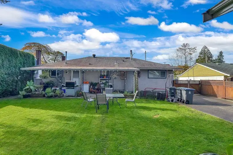 10846 ORIOLE DRIVE - photo 1 of 25