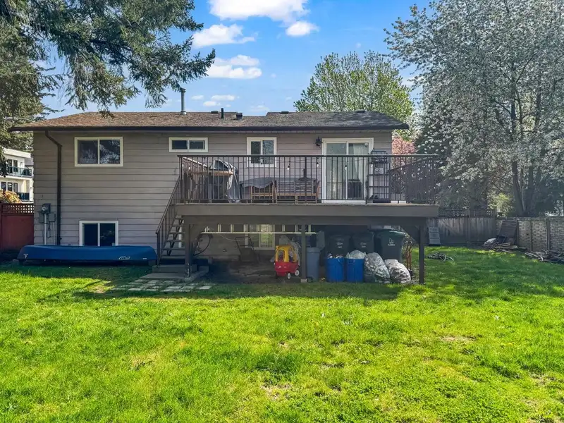 6905 HELSTON CRESCENT - photo 2 of 20