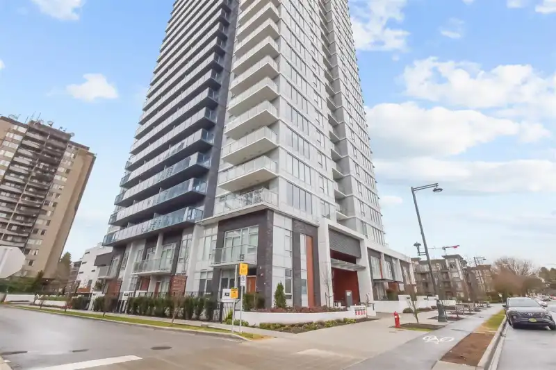 509 13428 105 AVENUE - photo 1 of 27
