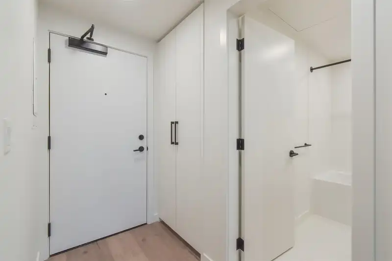 509 13428 105 AVENUE - photo 4 of 27