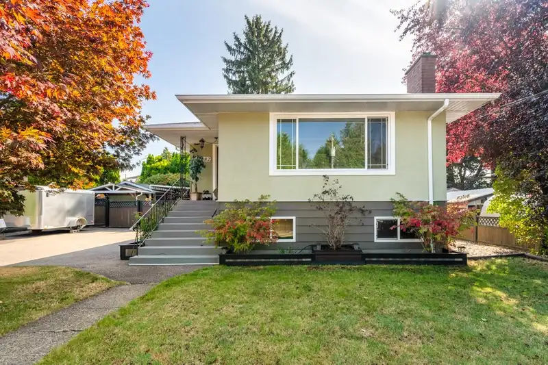 12882 98A AVENUE - photo 3 of 28