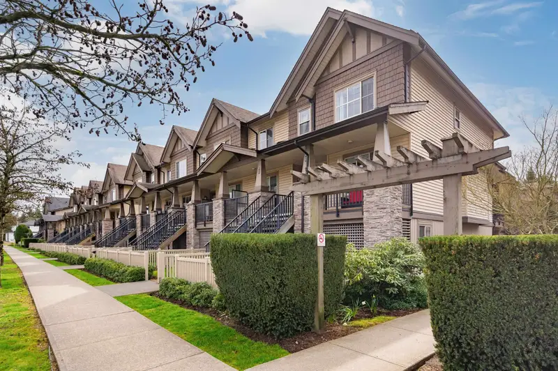 40 9525 204 STREET - photo 2 of 25