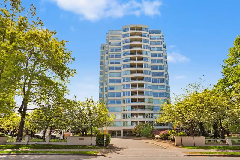 804 15030 101 AVENUE - photo 1 of 33