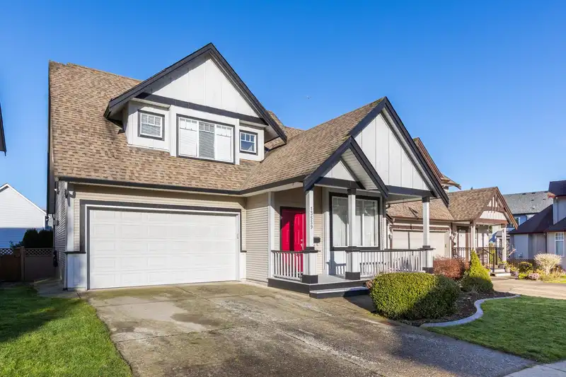 13559 62B AVENUE - photo 1 of 40
