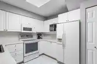 12 16318 82 AVENUE - thumbnail 14