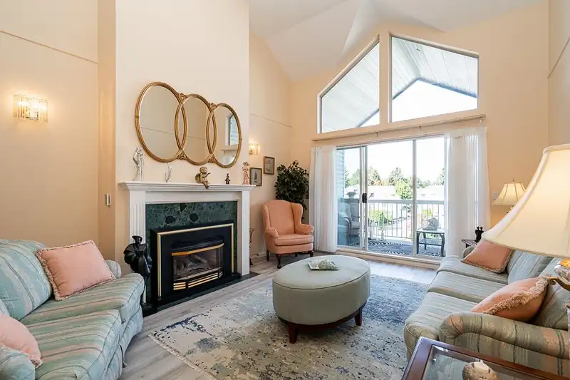 316 13911 70 AVENUE - photo 3 of 32