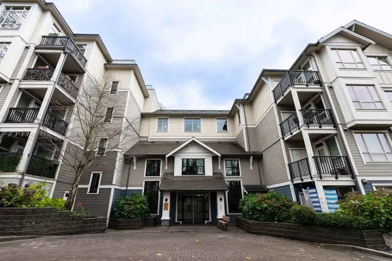 13897 FRASER HIGHWAY - photo 1 of 13