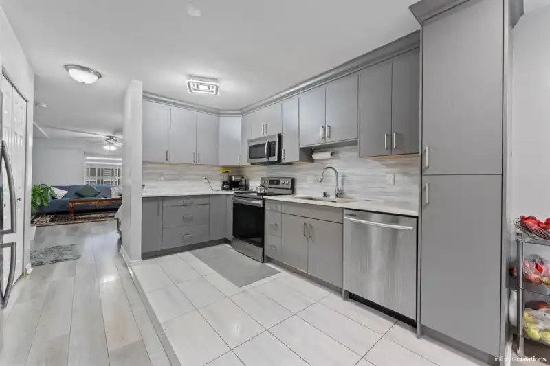 9 12730 66 AVENUE - photo 1 of 19