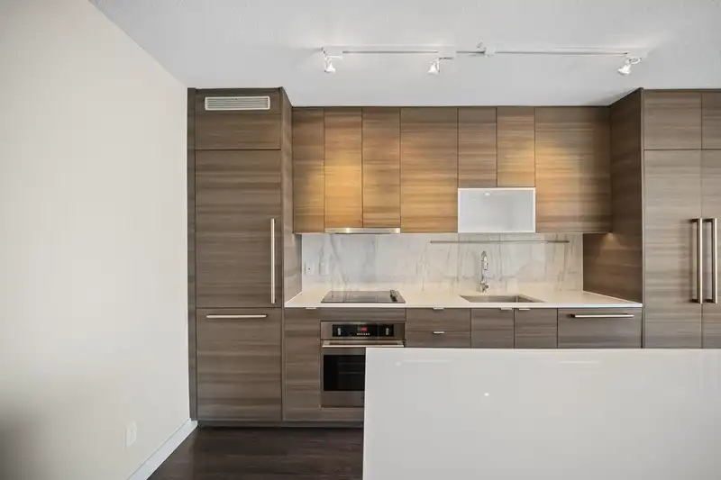 2901 13398 104 AVENUE - photo 3 of 27